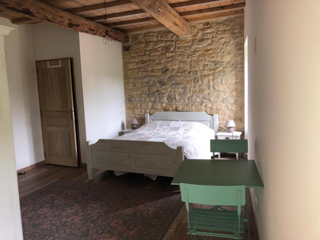 Chambre Du Tilleul - Charme, Confort Et Piscine Sigonce Exterior foto